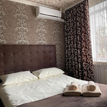 Nirvana Aparthotel Ривне Екстериор снимка